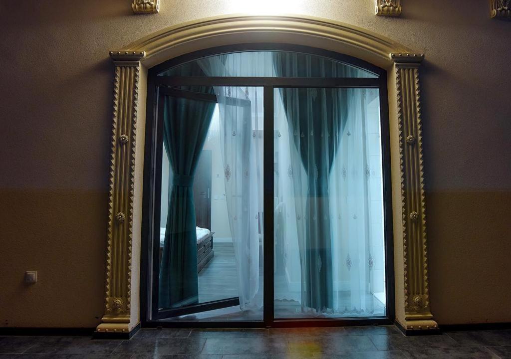 Hotel Imperium Botiz 외부 사진